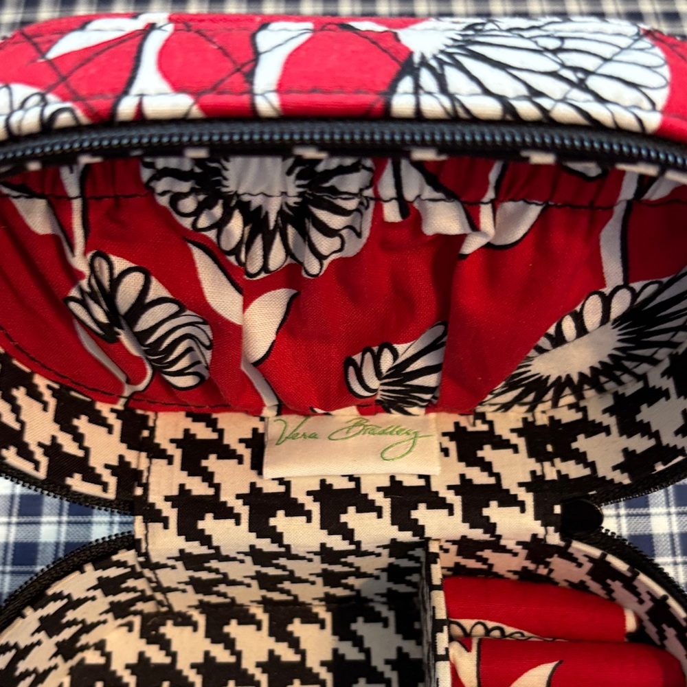 Vera Bradley Red and Black Floral Jewlery traveler case - Picture 5 of 7